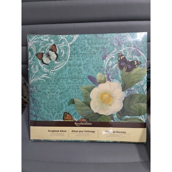 Recollections 12x12 Scrapbook Album Butterfly's & Flowers - Picture 3 of 3